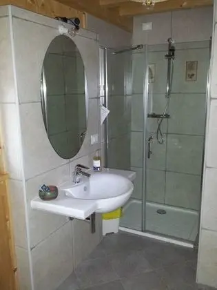 Deluxe Büyük Yataklı Tek Kişilik Oda, 1 Yatak Odası, Özel Banyo, Bahçeli