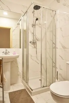 Superior Tek Büyük Yataklı Oda, Ortak Banyo