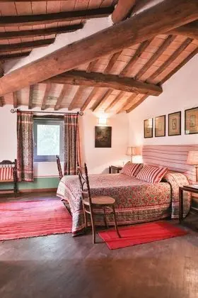 Traditional Tek Büyük Yataklı Oda