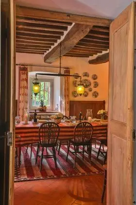 Traditional Tek Büyük Yataklı Oda