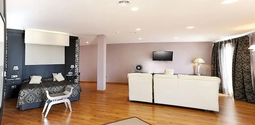 Junior Suit Standard