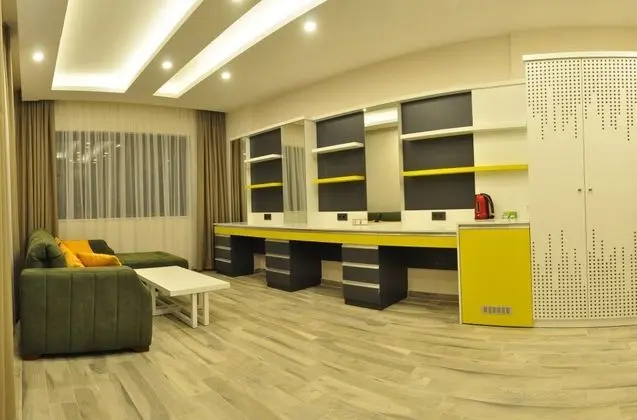 Aile Odası, Deniz veya Kara Manzaralı, Balkonlu