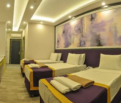 Aile Odası, Deniz veya Kara Manzaralı, Balkonlu
