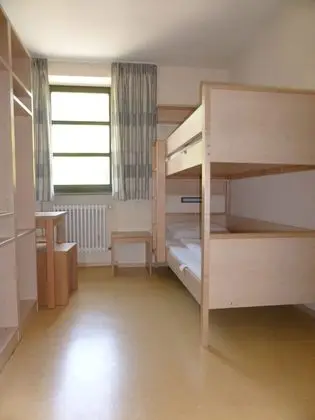 Basic İki Ayrı Yataklı Oda, Ortak Banyo