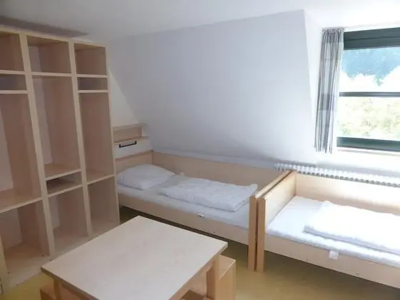 Basic İki Ayrı Yataklı Oda, Ortak Banyo