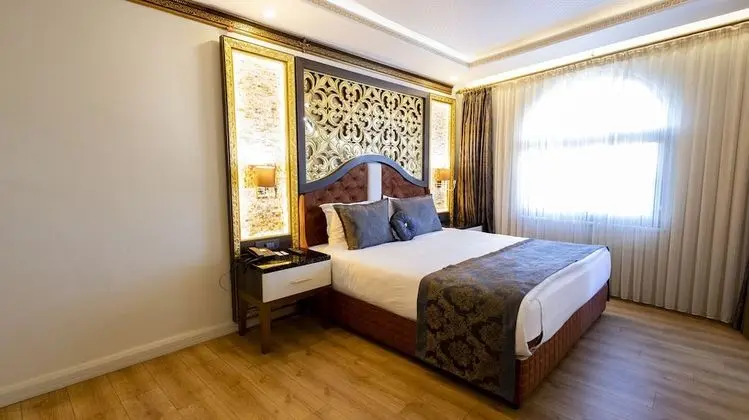 Tek Büyük Yataklı Deluxe Oda