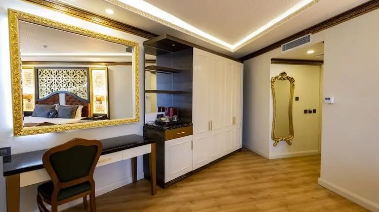 Tek Büyük Yataklı Deluxe Oda