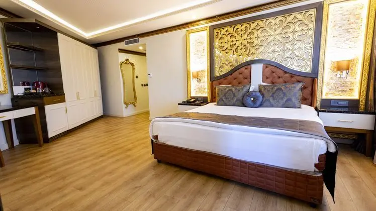 Tek Büyük Yataklı Deluxe Oda