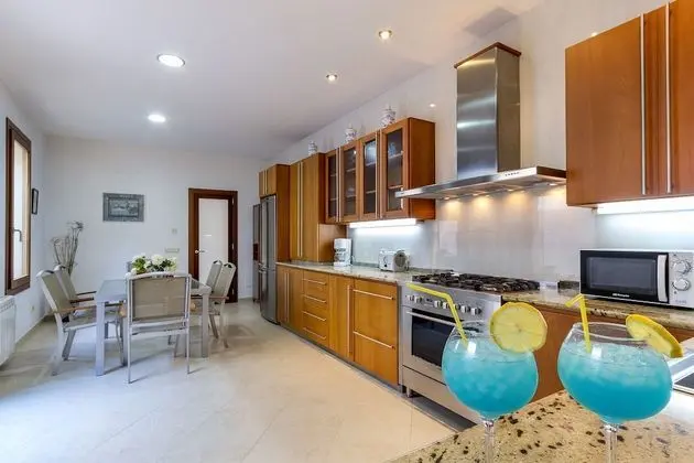 Villa, 4 Yatak Odası, Kişiye Özel Havuzlu