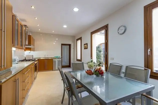 Villa, 4 Yatak Odası, Kişiye Özel Havuzlu