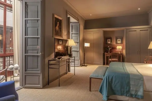 Junior Süit (Gallery)