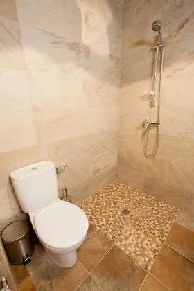 Ev, 5 Yatak Odası, Bahçe Manzaralı