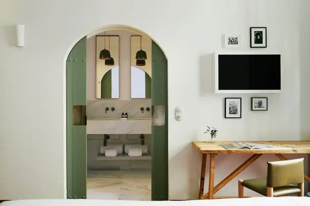 Double Petite Room with spa access