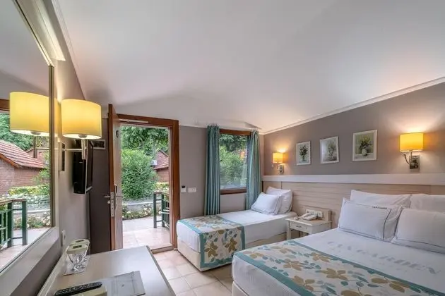 https://images.etstur.com/files/images/hotelImages/TR/92973/l/Can-Garden-Beach-Oda-386523.jpg