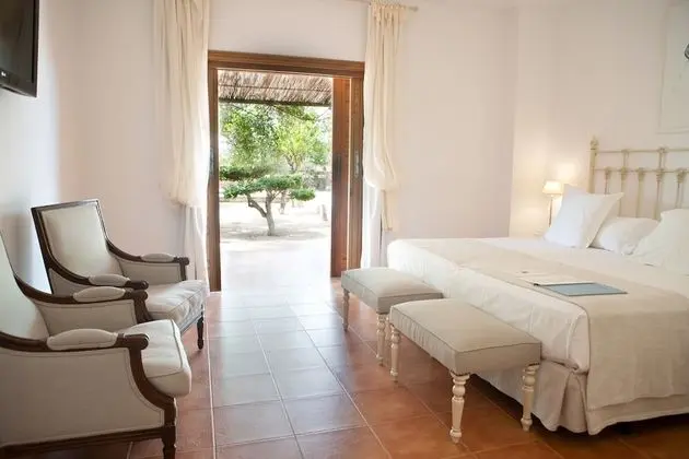 Deluxe Tek Büyük Yataklı Oda, Balkon, Bahçe Manzaralı