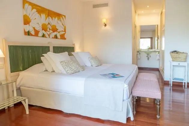 Tek Büyük Yataklı Oda, Balkon, Bahçe Manzaralı