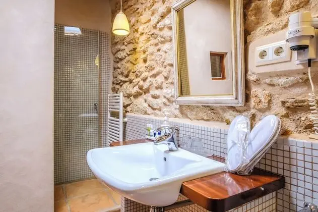 Deluxe Tek Büyük Yataklı Oda, Teras, Bahçe Manzaralı
