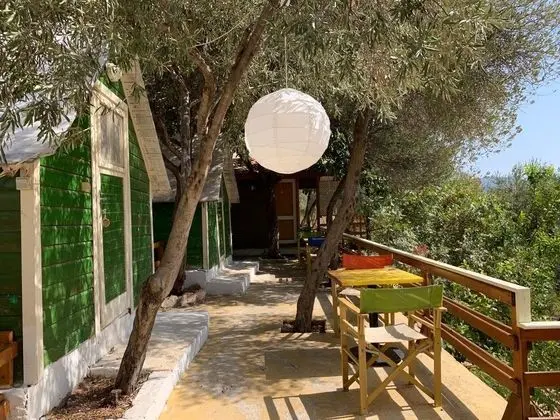 Standart 2 yataklı Bungalov - Ortak Banyo ve Fanlı