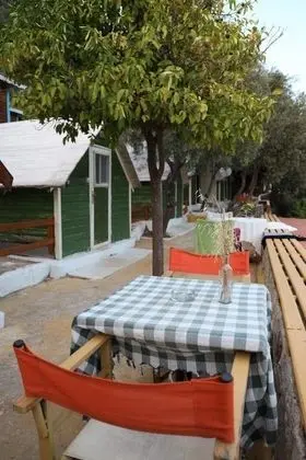 Standart 2 yataklı Bungalov - Ortak Banyo ve Fanlı