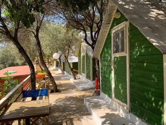Standart 2 yataklı Bungalov - Ortak Banyo ve Fanlı