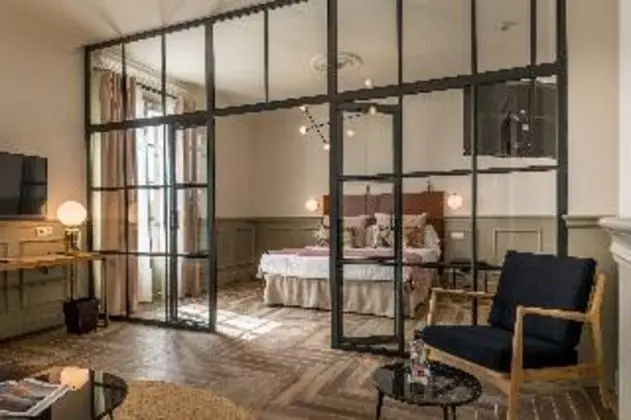 SUITE