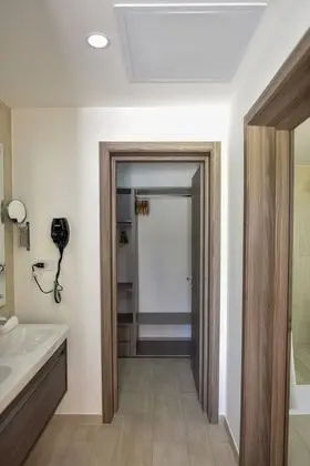 2 BR Apt - Garden 101
