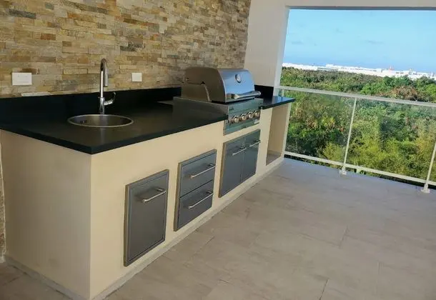 2 BR Apt Rooftop - 307