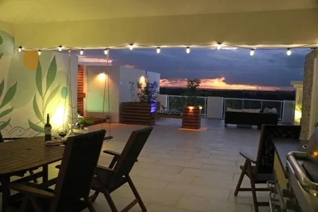 2 BR Apt Rooftop - 307