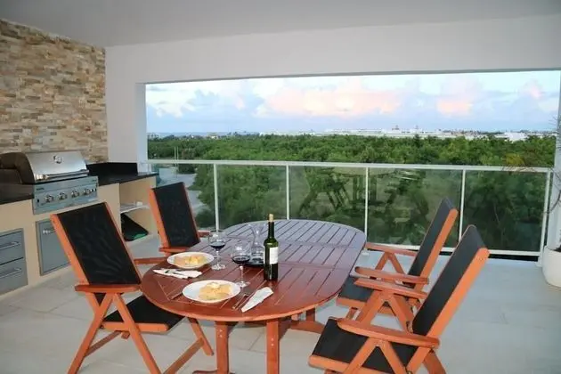 2 BR Apt Rooftop - 307