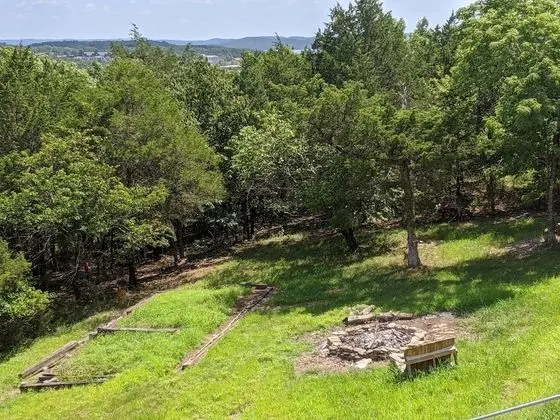 Ev (Canaan Point - LAKESIDE Trail to Lake)