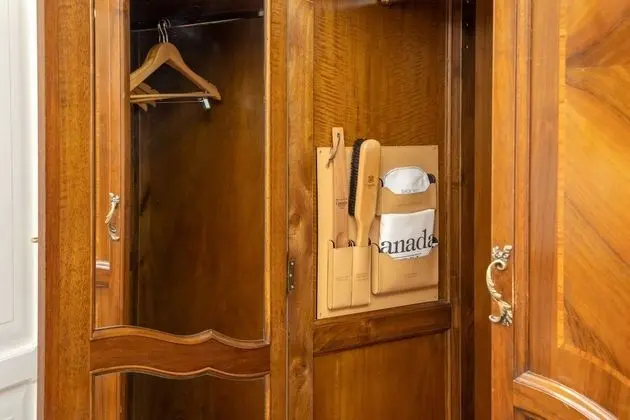 Junior Süit, 1 En Büyük (King) Boy Yatak, Sigara İçilebilir