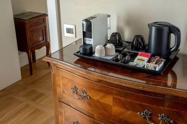 Junior Süit, 1 En Büyük (King) Boy Yatak, Sigara İçilebilir