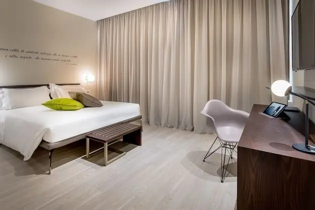 Design Oda, 1 En Büyük (King) Boy Yatak, Şehir Manzaralı