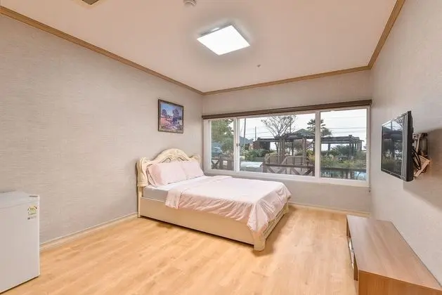 Tek Büyük Yataklı Oda (A)