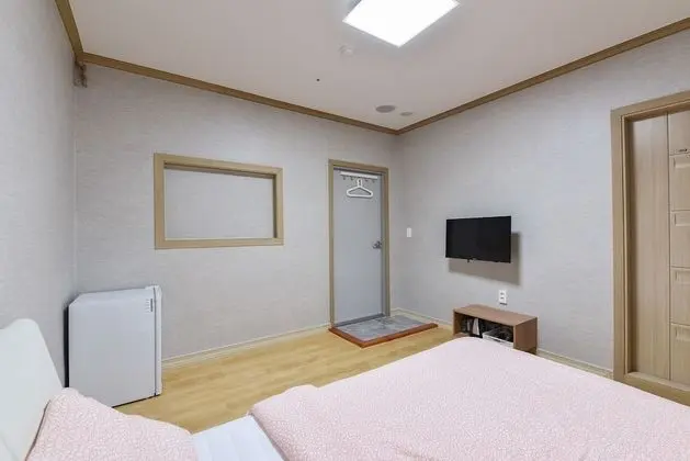 Tek Büyük Yataklı Oda (B)