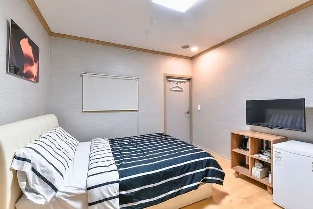 Tek Büyük Yataklı Oda (B)