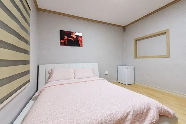 Tek Büyük Yataklı Oda (B)