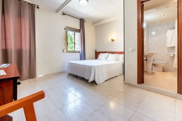 Standard Tek Büyük Yataklı Oda