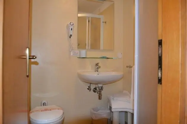 1 Çift Kişilik Veya 2 Tek Kişilik Yatak Standard