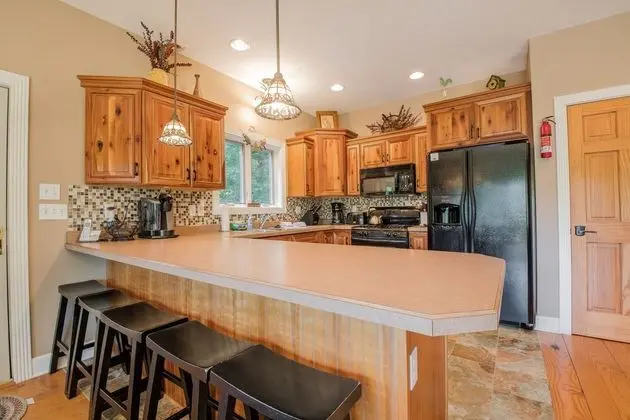 Ev, Birden Çok Yatak, Sıcak Su Havuzu