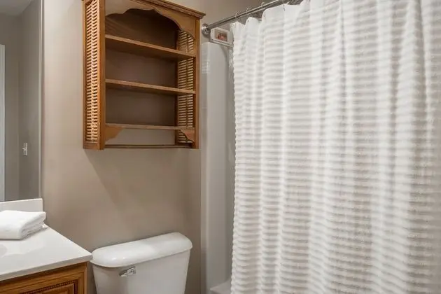 Ev, Birden Çok Yatak, Sıcak Su Havuzu