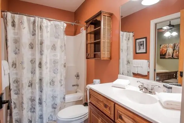 Ev, Birden Çok Yatak, Sıcak Su Havuzu