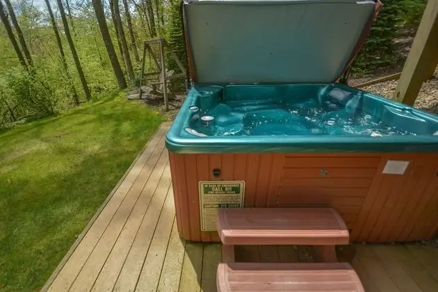 Ev, Birden Çok Yatak, Sıcak Su Havuzu