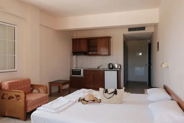 Standard Üç Kişilik Oda, Bahçe Manzaralı