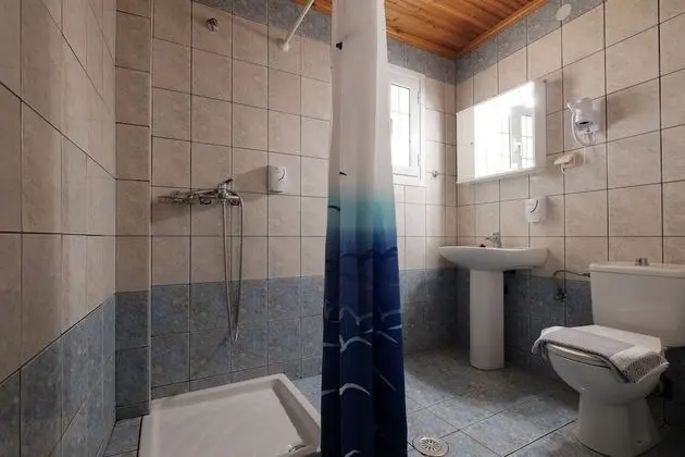 Standard Üç Kişilik Oda, Bahçe Manzaralı