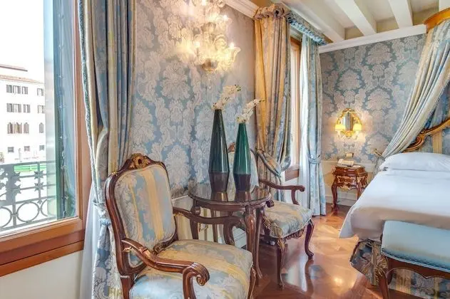 Tek Büyük Yataklı Oda, Kanal Manzaralı (Prestige)