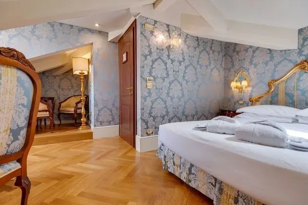 Tek Büyük Yataklı Oda, Kanal Manzaralı (Prestige)