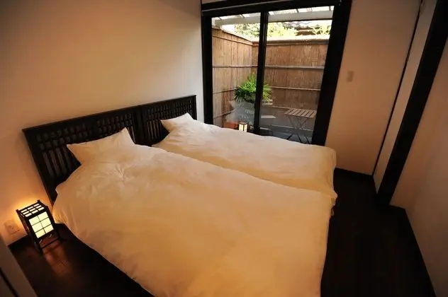 Traditional Ev (Japanese, Entire House)