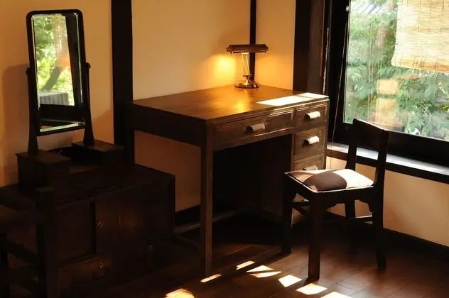 Traditional Ev (Japanese, Entire House)