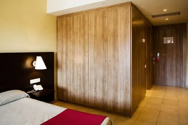 Tek Büyük Yataklı Oda (with Extra Bed)